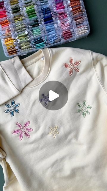 Reverse Applique Designs, Embroider Shirt, Embroidery On Denim, Flowers Applique, Clothes Embroidery Diy, Clothes Embroidery, Clothing Upcycle, Denim Embroidery, Reverse Applique