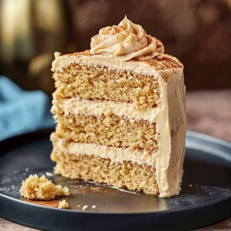 Indulge in the warm, comforting flavors of fall with this delicious Spice Cake. This cake is incredibly moist and fluffy, Moist Spice Cake, Spice Cake Recipe, Cake Fall, Ms Recipes, Baked Apple Dessert, Spice Cake Recipes, Single Layer Cakes, Recipes For The Holidays, Spice Cake Mix