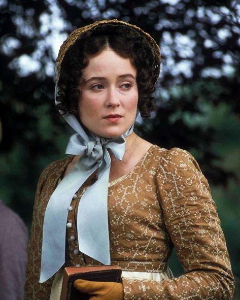 Jane Austen Fan on Instagram: “Jennifer Ehle in Pride and Prejudice (1995)👏❤️” Pride And Prejudice Bbc, Pride And Prejudice 1995, Jennifer Ehle, Jane Austen Movies, Elizabeth Bennett, Lizzie Bennet, Jane Austen Novels, Regency Era Fashion, Polo Lacoste