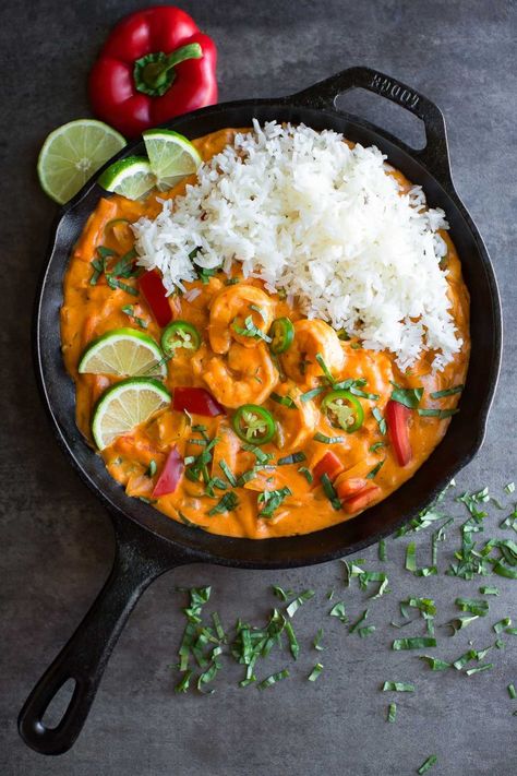 Shrimp Panang Curry Recipe, Panang Curry Shrimp, Thai Coconut Shrimp, Thai Mat, Coconut Shrimp Curry, Bone Appetit, Shrimp Curry, Thai Shrimp, Panang Curry