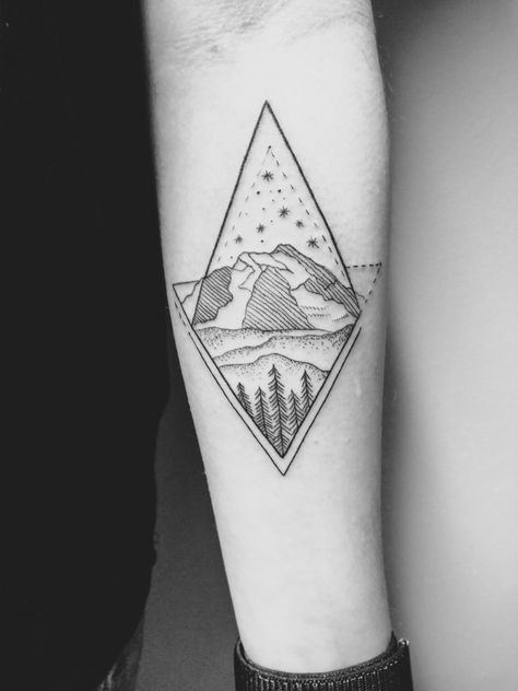 The queen of Dolomites Dolomites Tattoo, Tattoo Dream, Mountain Tattoo, Triangle Tattoo, Geometric Tattoo, Queen, Tattoos