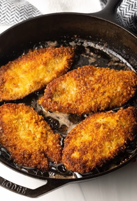 Italian Chicken Cutlet, Cast Iron Fried Chicken, Italian Chicken Cutlets, Easy Parmesan Crusted Chicken, Fried Breaded Chicken, Fried Chicken Breast Recipe, Pan Fried Chicken Breast, Cutlet Recipes, Parmesan Crusted Chicken Recipe