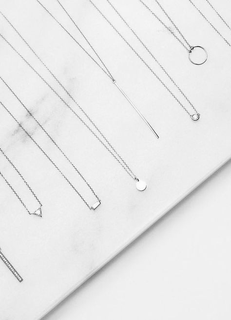 Diamond Jewelry Expensive, Minimalist Necklace Silver, Jewellery Photo, Modern Silver Jewelry, Cute Jewellery, Earrings Outfit, Silver Rings With Stones, Jewelry Photoshoot, Minimal Necklace