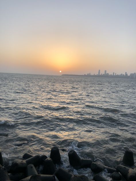 Memories Wallpaper, Marine Drive Mumbai, Diy Crafts Phone Cases, Juhu Beach, Mumbai Meri Jaan, Light Purple Wallpaper, Sunset Quotes Instagram, Marine Drive, Rainbow Pictures