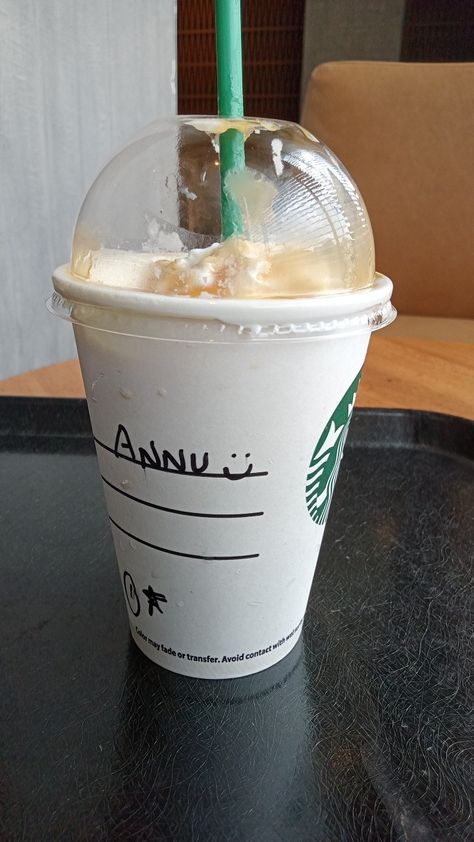 Insta: a.n__dark Coffee With Girlfriend Snapchat, Starbucks Snapchat, Starbucks Name, Starbucks Girl, Creative Snapchats, Cute Couple Sketches, Coffee Names, Starbucks Bottles, Cake Story