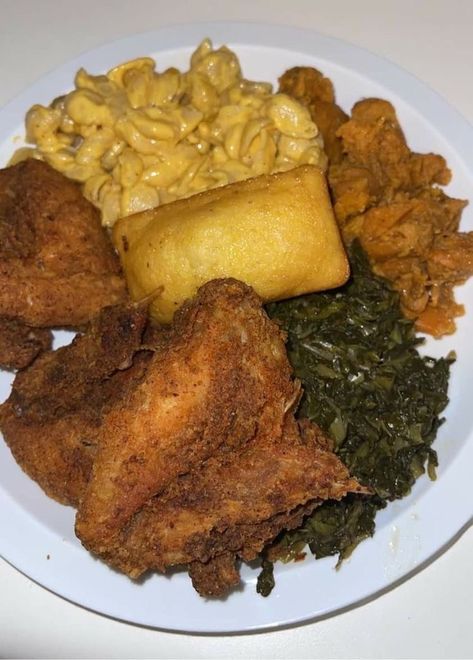 Southern Recipes Soul Food, Soul Food Dinner, Crispy Fried Chicken, Food Babe, Food Recepie, Food Goals, Mac N Cheese, Food Videos Cooking, Food Obsession