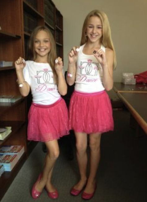 #maddie #maddiezieglar #chloelukasiak #aldc #dancemoms Chloe And Paige, Dance Moms Chloe, Dance Moms Clips, Dance Moms Costumes, Dance Moms Maddie, Sally Miller, Dance Moms Cast, Dance Moms Pictures, Dance Moms Funny