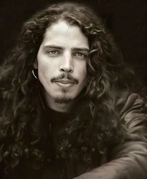 Chris Cornell Young, Cinderella Rock Band, Say Hello To Heaven, The Doors Jim Morrison, Temple Of The Dog, Grunge Guys, Grunge Band, Creepypasta Characters, Smiling Man