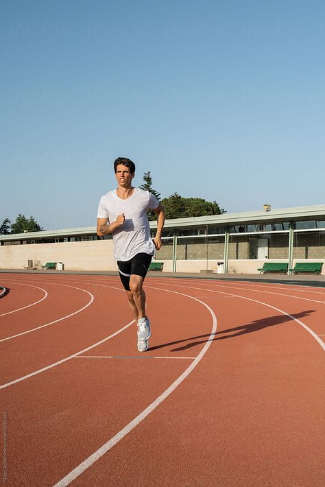 Running On Track, Marathon Checklist, Slow Jogging, Marathon Signs, Running Pose, Marathon Training Schedule, Fast Walking, Running Photography, Person Running