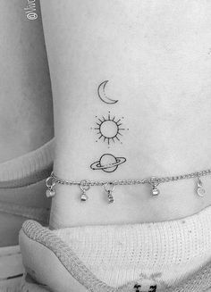 Miniature Tattoos, Planet Tattoo, Tato Minimal, Tato Henna, Small Pretty Tattoos, Petite Tattoos, Bff Tattoos, Cute Little Tattoos, Small Hand Tattoos