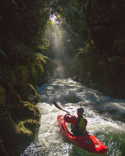 Kayaking Aesthetic, Kayak Pictures, Kayaking Ideas, White Water Kayak, Whitewater Kayaking, Adventure Aesthetic, Adventure Gear, White Water Rafting, Canoe And Kayak