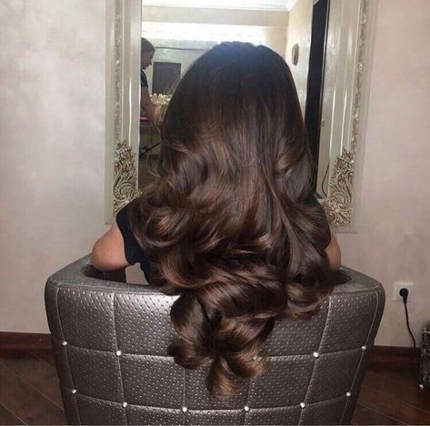 Shared by 𝐊𝐑𝐈𝐒𝐓𝐈𝐍𝐀. Find images and videos about hair, brunette and long hair on We Heart It - the app to get lost in what you love. Bombshell Hair, Brown Hair Inspo, Blowout Hair, Heatless Hairstyles, Hair Rollers, Hair Inspo Color, Dream Hair, Hair Curlers, Brunette Hair