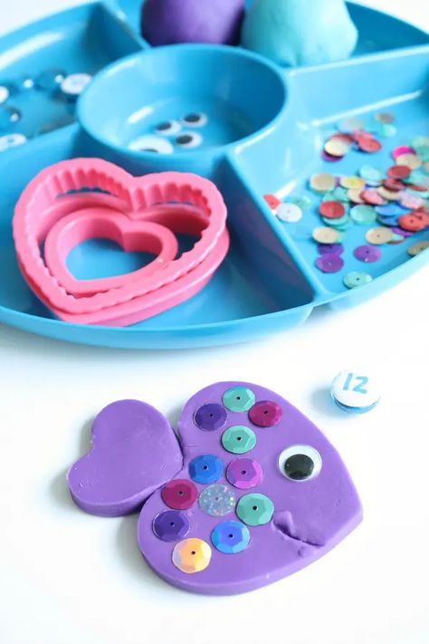 Rainbow Fish Counting Play Dough - Fantastic Fun & Learning Ocean Activities Kids, Fish Sensory Bin, Preschool Ocean Theme, Special Education Classroom Setup, Preschool Ocean, The Rainbow Fish, Ocean Theme Preschool, Ocean Projects, Father's Day Activities