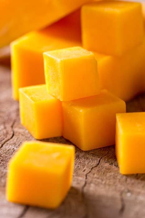 Home Made Cheese, Cheese Recipes Homemade, Cheese Making Recipes, Cheese At Home, Diy Cheese, Keju Cheddar, Making Cheese, Cheese Homemade, Cheese Cubes