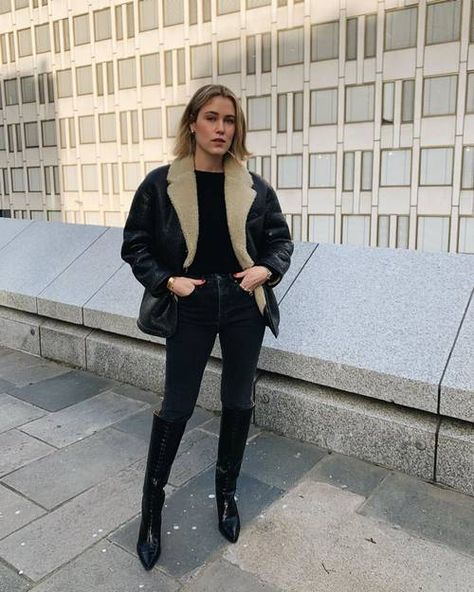 8 Skinny-Jeans–and-Boots Outfit Ideas That Are So Chic | Who What Wear Denim On Denim Looks, Belted Wrap Coat, Stylish Winter Outfits, Black Jeans Outfit, Cream Knit Sweater, Black Pleated Skirt, Outfit Jeans, Outfit Trends, Winter Outfits Women