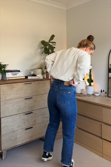 Original Straight Long - Rinse … curated on LTK Jeans Outfits, Embroidered Shoes, Looks Style, Office Outfits, College Outfits, Jean Outfits, Clothing And Shoes, Converse, Lookbook