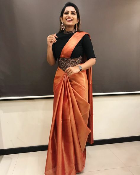 9 Different Ways To Wear A Saree – Saree With Belt Plain Sarees, Draping Styles, Photo Stills, Saree With Belt, Saree Wearing Styles, Saree Wearing, Saree Draping Styles, Saree Draping, Saree Blouse Neck Designs