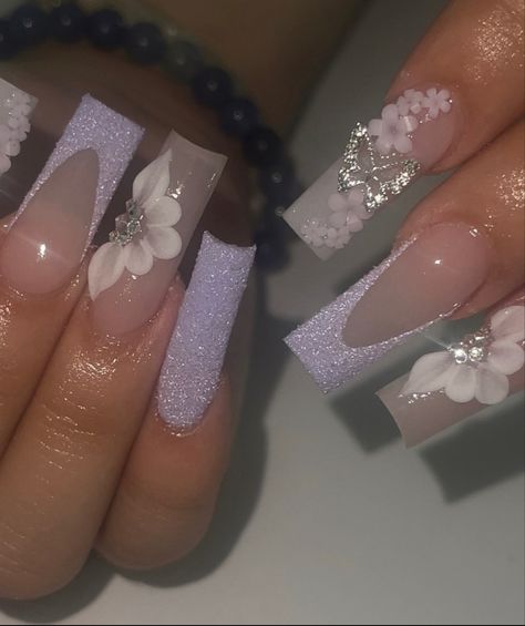 Cute Nail Designs Coffin Medium, Purple Acrylic Nails For Quince, Acrylic Nails Lavender Design, Quince Nails Purple And Gold, Acrylic Nails Purple Lavender Butterfly, Lilac Nails French Tips, Purple 15 Nails, Light Purple Quinceanera Nails, White With Purple Nails