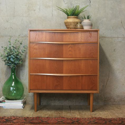 Mid Century Cabinets, Mid Century Chest Of Drawers, Mid Century Modern Cabinets, Chest Of Drawers Design, Tall Chest Of Drawers, Vintage Mid Century Furniture, Modern Chest Of Drawers, Flat Ideas, Drawer Design