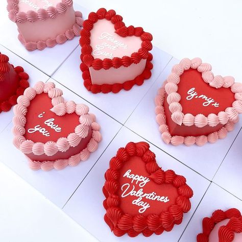 Valentines Day Deserts, Mini Valentine Cakes, Valentines Baking, Happy V Day, Heart Cakes, Red Cake, Valentine Desserts, Valentines Day Cakes, Valentines Day Desserts