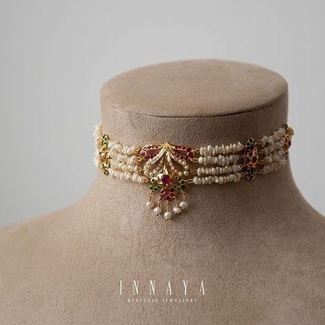 Desi Choker Necklace, Choker Indian Jewellery, Gold Choker Design, Choker Necklace Designs Gold Indian, Gold Choker Designs, Gold Choker Necklace Indian, Indian Necklace Gold, Gold Choker Necklace Set, Chokers Gold