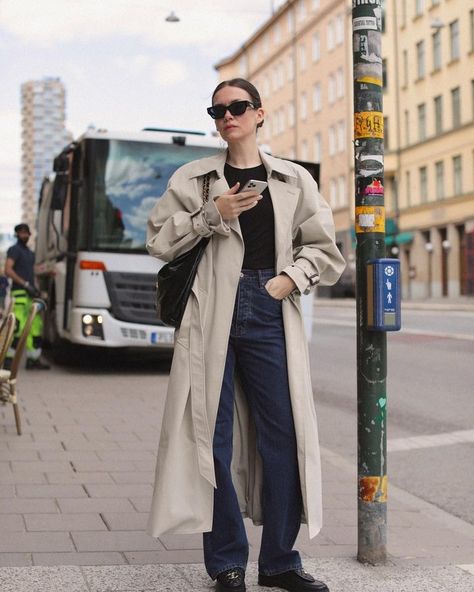 Caroline Blomst (@carolineblomst) • Instagram photos and videos Caroline Blomst, Winter Lookbook, Duster Coat, Trench Coat, Normcore, Lookbook, Instagram Photos, Photo And Video, On Instagram