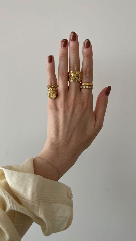 Dope Jewelry, Classy Jewelry, Funky Jewelry, Stacked Jewelry, Jewelry Lookbook, Moda Vintage, Girly Jewelry, Harper's Bazaar, Dream Jewelry