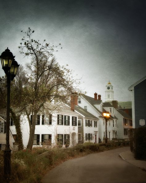 Haunted Plymouth: The macabre history of Plymouth, Mass., where Pilgrim and native American spirits haunt side by side Haunted Massachusetts, Massachusetts Gothic Aesthetic, Salem Witch Hunt, Haunted Places In India, Most Haunted Places In America, Real Life Horror Stories, Gothic Cabinet, Haunted Towns, Haunted Connecticut