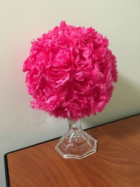 Paper Flower Wedding Decor, Tissue Paper Centerpieces, Paper Flower Centerpiece, Paper Flower Centerpieces, Paper Flowers Diy Easy, Tissue Paper Flowers Diy, Hanging Craft Ideas, Tissue Flowers, Hanging Craft