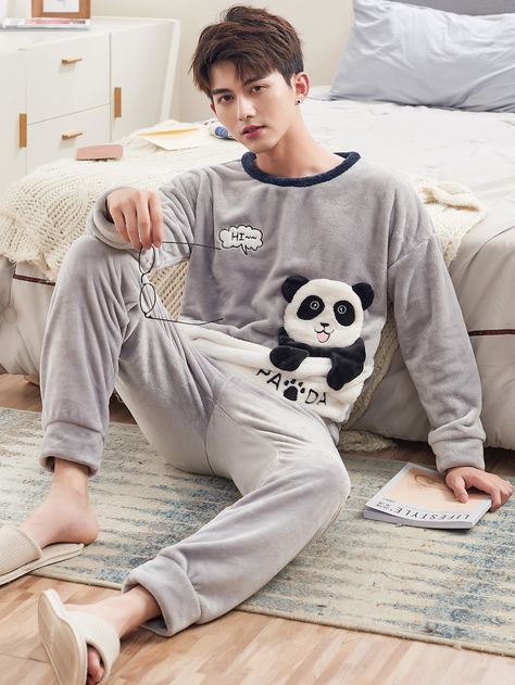 Men Panda Embroidered Plush Pajama Set -SheIn(Sheinside) Night Dress For Man, Korean Boy Style, Pajama Party Outfit Ideas, Male Pajamas, Mens Night Suit, Cute Pajama Outfits, Party Outfit Men, Men Loungewear