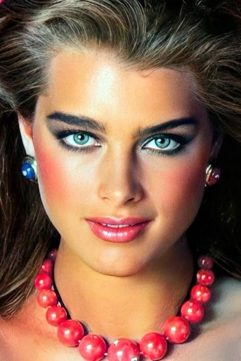 15 Stunning 80s Makeup Looks To Rock Your Glam & Retro Style 1980’s Makeup, 1980 Makeup, 80s Hair And Makeup, 1980s Makeup And Hair, 80s Makeup Looks, 80’s Makeup, Brooke Shield, 1980s Makeup, 80s Party Outfits