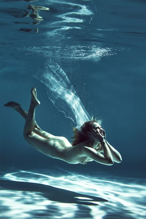 underwater Under Water Pose Reference Drawing, Woman Underwater Photography, Water Shoot Model, Underwater Photography Women, Woman Floating In Water, Clothes Underwater, Underwater Reference, Woman Swimming Underwater, Underwater Poses