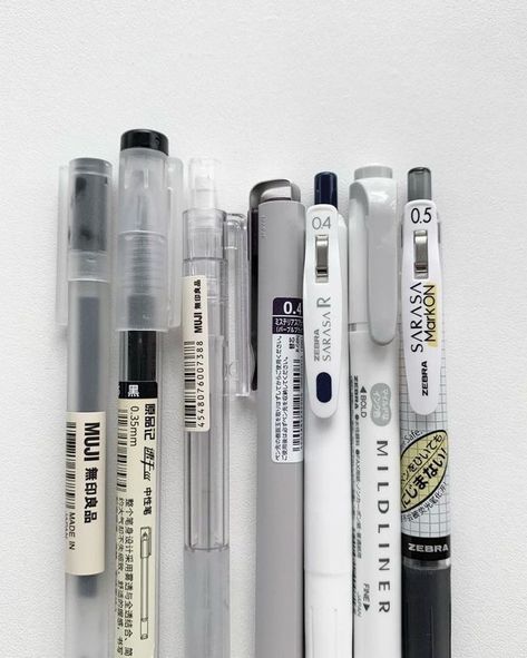 Muji Stationary, Muji Pens, Studying Stationary, Pretty School Supplies, Cute Stationary School Supplies, School Bag Essentials, Cute School Stationary, Stationary Supplies, Study Stationery