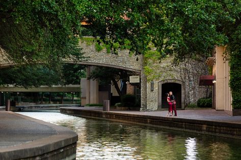 The Mandalay Canal Walk at Las Colinas is a beautiful place for romantic and elegant engagement photos. There are tons of great backdrops, unique architecture, and interesting textures – and all within easy walking distance. The European vibe is a huge draw for those who are looking for something a little different. From the Mandalay Canal bridge to the unique staircase, architecture, and beautiful canal; you won’t run out of places to shoot here! Engagement Photos Stone Wall, Las Colinas Canals Engagement, Old Town Alexandria Engagement Photos, Vizcaya Museum And Gardens Engagement, Landsford Canal State Park, Mandalay Canal Las Colinas Photography, Elegant Engagement Photos, Dallas Engagement Photos, Most Romantic Places