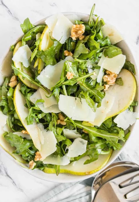 Rocket Pear and Parmesan Salad | Cooking With Ayeh Salad Images, Pear Salad Recipes, Fancy Salads, Parmesan Salad, Gourmet Salad, Classic Salad, Sliced Pears, Pear Salad, Unique Recipe