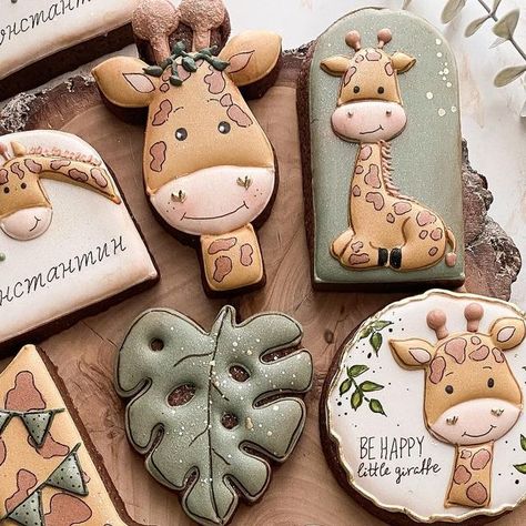 Giraffe Decorated Cookies, Zoo Animal Cookies Decorated, Zoo Cookies Decorated, Cute Animal Cookies, Jungle Cookies Decorated, April Cookies, Safari Baby Cookies, Cheetah Cookies, Decorated Desserts