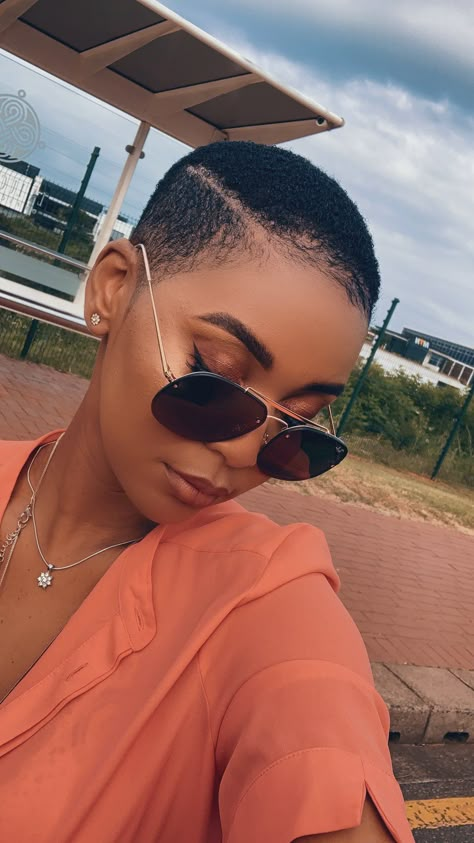 CONTENT BABY on Twitter: "Baby Girl ❤️… " Faded Haircut, Low Cut Hairstyles, Female Haircuts, Short Natural Haircuts, Short Natural Hairstyles, Short Shaved Hairstyles, Twa Hairstyles, Shaved Hair Designs, Tapered Natural Hair