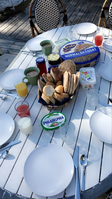 Swedish Breakfast Aesthetic, Suede Aesthetic, Swedish Summer Aesthetic, Sweden Life, Swedish Lifestyle, Swedish Breakfast, Living In The Forest, Stockholm Summer, Swedish Aesthetic