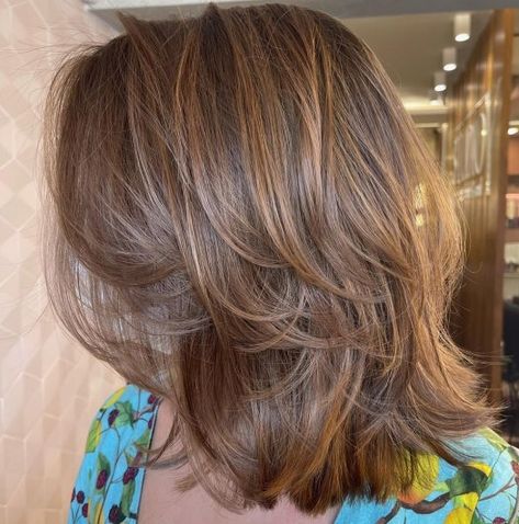 Low-Maintenance Medium Layered Cut Medium Length Layered Haircuts, Summer Wedding Hairstyles, Hair Adviser, Trendy Hairstyle, Layered Haircuts, Beautiful Summer, Blonde Highlights, Medium Length, Wedding Hairstyles