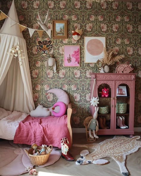 Magical Kids Room, Kids Rooms Inspo, Kids Bedroom Inspiration, Baby Room Inspiration, Nursery Room Inspiration, Kids Room Inspiration, Gallery Wall Decor, Shared Rooms, Kids Interior