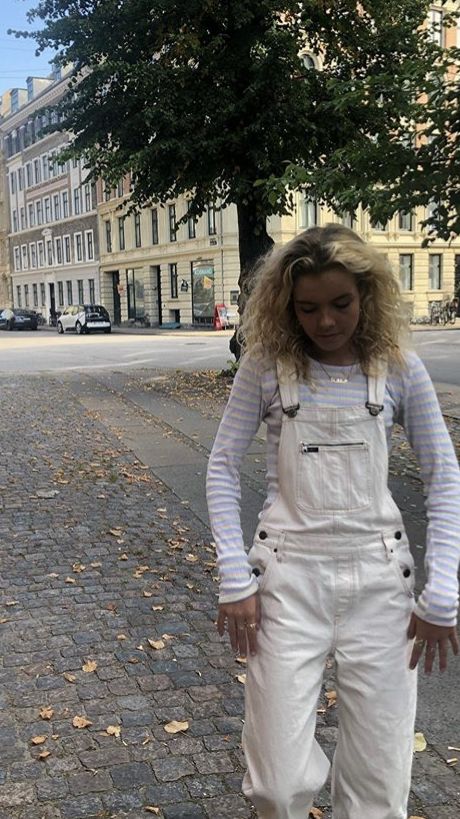 White Dungarees Outfits Summer, White Overalls Outfit, Salopette Outfit, Surfergirl Style, White Overalls, Mode Inspiration, Summer Fits, Dungarees, Fit Check