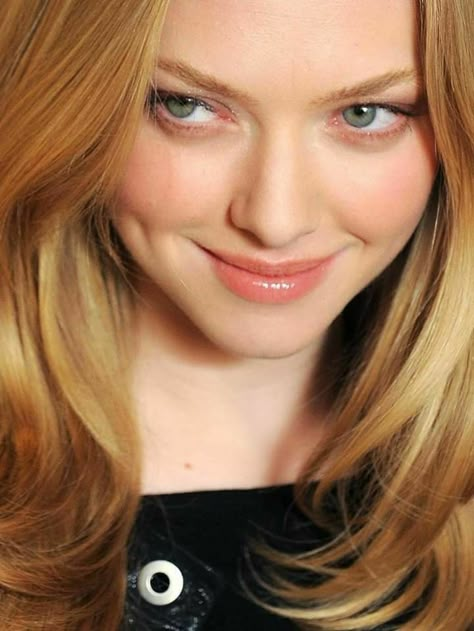 Amanda Seyfried Style, I Love Nerds, Rita Skeeter, Black Widow Natasha, Ariana Grande Style, Most Beautiful Eyes, Amanda Seyfried, Victoria Justice, Blonde Beauty