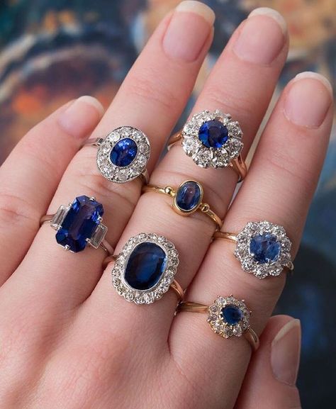 Sapphire Engagement Ring Vintage, Colored Engagement Rings, Gold Ring Designs, Blue Stones, Sapphire Engagement Ring Blue, Dream Engagement Rings, Sapphire Jewelry, Engagement Rings Sapphire, Pretty Jewellery