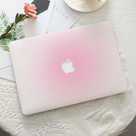 Preppy Laptop Case, Preppy Macbook Case, Shopping Wishlist Ideas, Pink Laptop Aesthetic, Computer Case Aesthetic, Computer Case Design, Mac Book Air Case, Mac Book Cases, Laptop Case Aesthetic