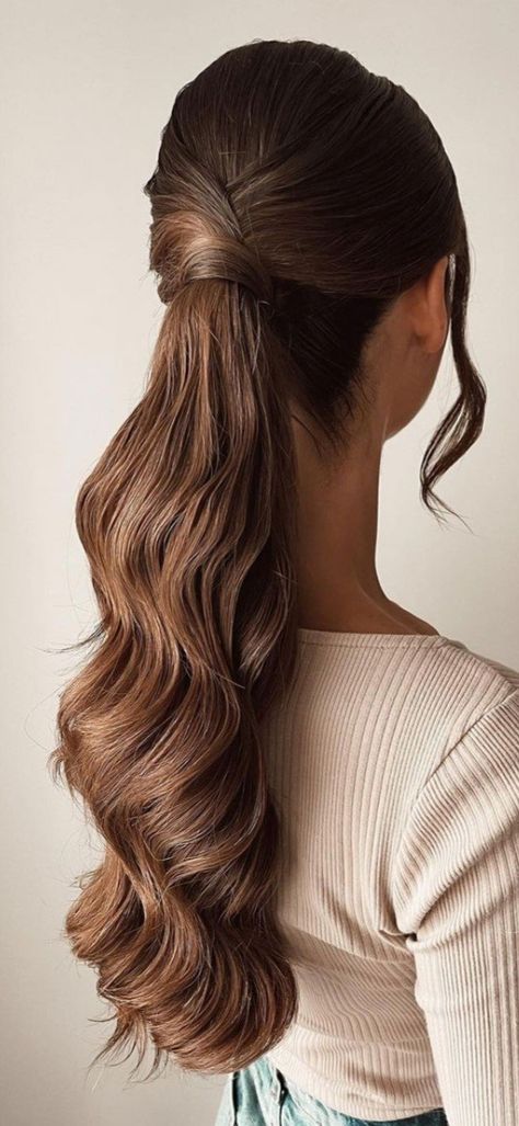 Indian Ponytail Hairstyles, Poney Tale Hairstyle Wedding, Ponytail Bridal Hair, Straight Ponytail Hairstyles, Ponytail Wedding, Wedding Ponytail Hairstyles, Fancy Ponytail, Media Cola, Glamorous Wedding Hair