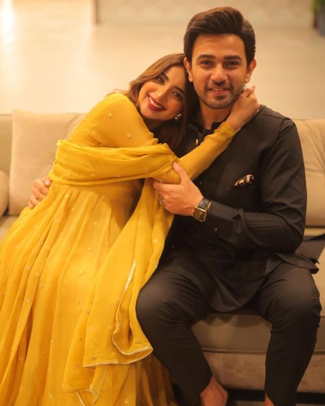 Poses With Brother, Ali Ansari, Saboor Aly, Saboor Ali, Father Daughter Photography, Diwali Photos, Html 5, Couple Wedding Dress, Simple Saree Designs