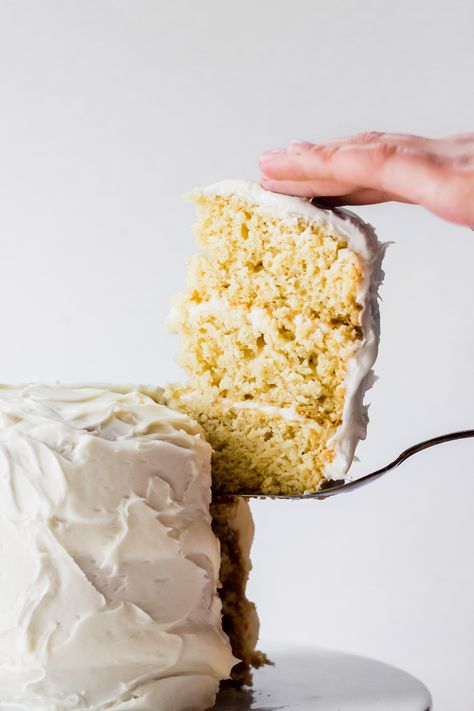 5-Step Vegan Vanilla Cake – Emilie Eats February Recipes, Vegan Vanilla Cake, Vegan Slow Cooker Recipes, Vegan Buttercream, Easy Vegan Meals, Vegan Frosting, Stuff To Cook, Vegan Slow Cooker, Vegan Cake Recipes