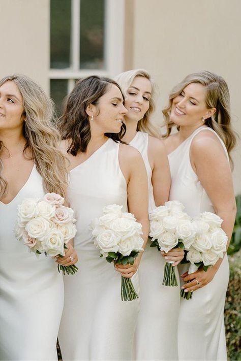 Large White Bouquet Wedding, Ivory Bridesmaids Bouquet, White Wedding Bouquets For Bridesmaids, All White Rose Bridesmaid Bouquet, Wedding Flowers Bouquet White, Bridesmaid Bouquet All White, Wedding Bride Flowers Bridal Bouquets, Simple White Rose Bridesmaid Bouquet, Mini Bridesmaid Bouquet White