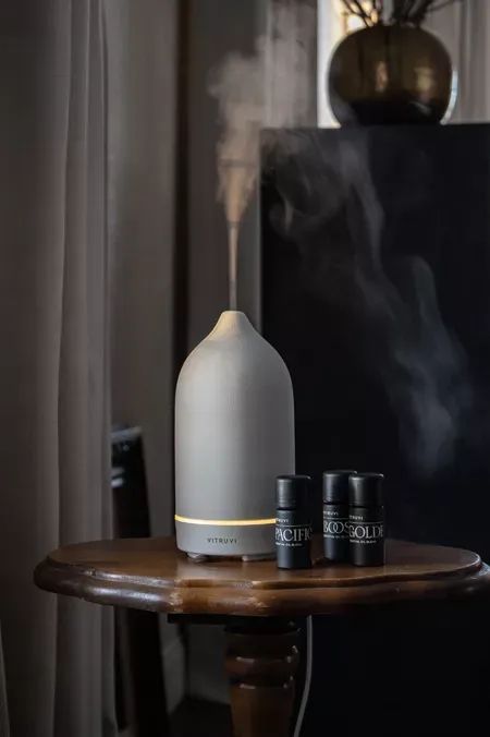 Is the Vitruvi luxury essential oil diffuser worth it? Yes! Aesthetic Diffuser, Stone Diffuser, Room Diffuser Packaging, Vitruvi Humidifier, Vitruvi Stone Diffuser, Minimalist Home Office, Diy Home Decor Bedroom, Amazon Home Decor, Diy Home Decor Easy