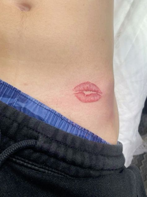 Magnet Tattoo, Bite Mark Tattoo, Tato Minimal, Mark Tattoo, Lip Tattoos, Discreet Tattoos, Dainty Tattoos, Subtle Tattoos, Dream Tattoos